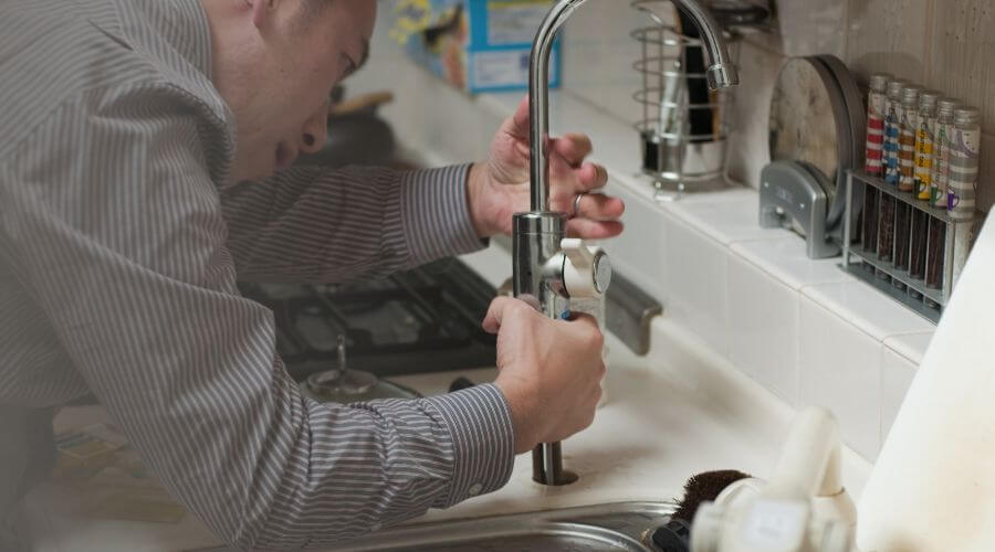 Expert burst pipe repair services in Iowa Park, TX